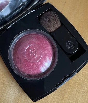 Rubor en polvo Chanel Joues de colección contraste en rosa de venisa/cereza Foto 1 de 4