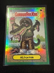2025 Topps Worst of Garbage Pail Kids 40th Ali Gator Booger Green #6a - Bild 1 von 2