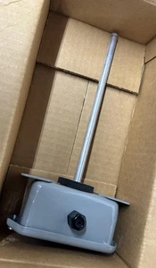 Novar DTS-20 Duct Temperature Sensor 30-80 °F 4-20 mA Output - Picture 1 of 3