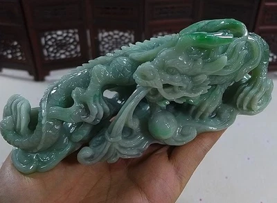 Estatua de dragón de jadeíta verde tipo A natural de colección Foto 1 de 4