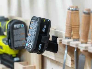 Soporte de batería Ryobi 18V ONE+ - Soporte de montaje en pared o estante - Imagen 1 de 6