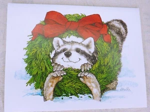 Biglietto Auguri Natale Vintage Attuale - Corona Nastro Procione Critters - Mai Usato - Foto 1 di 3