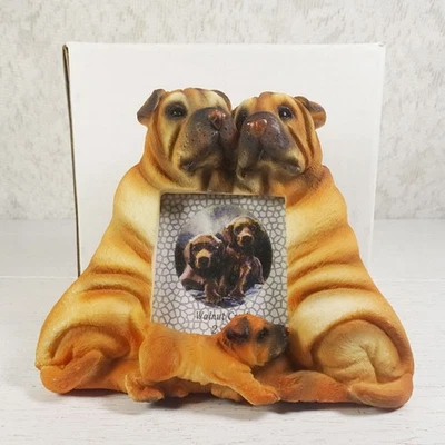 Marco de fotos de mesa de estatuilla de poliresina 3D Shar Pei Dogs. Imagen Holds One 2x3 Foto 1 de 4