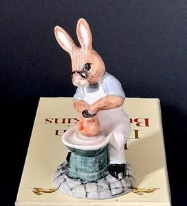Royal Doulton Bunnykins Figure MASTER POTTER DB131 - Picture 1 of 6