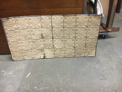 LINDO antigo teto de estanho VITORIANO prensado padrão floral 24,75 x 48" - Imagem 1 de 4