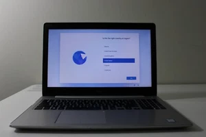 DELL INSPIRON 15 5570 | INTEL CORE I5-8250U 1.60GHZ | 256GB | 8GB RAM | WInd10 - Picture 1 of 3