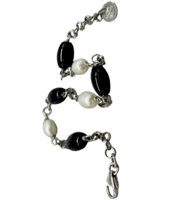 Bracciale di perle e pietre naturali bianche nere ovali lisce donna argento 925. - Immagine 1 di 4