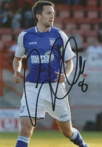 IPSWICH: COLE SKUSE SIGNED 6x4 ACTION PHOTO+COA - Picture 1 of 1