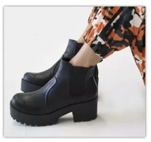 NIB Lipstik Shoes Eamon Platform Chunky Heel Gusset Black Ankle Boot Size 8 - Picture 1 of 12