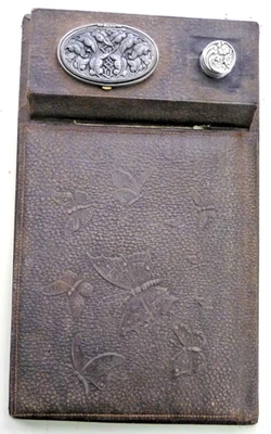 Escritorio vintage con pozo de tinta y soporte plumín--diseño mariposa Foto 1 de 4