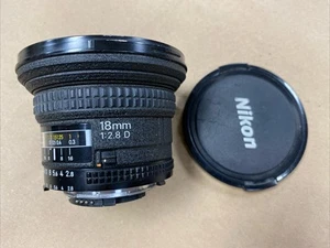Nikon AF NIKKOR 18 mm f/2.8 D obiettivo grandangolare per attacco F Giappone - Foto 1 di 7
