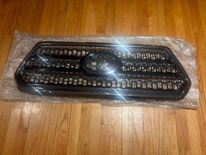 2016-2019 TOYOTA TACOMA GRILLE ASSEMBLY OEM UPPER FRONT CHROME GRILL 53114-04160 - Bild 1 von 9