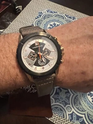 Cronógrafo Morphic serie M57 esfera plateada correa oliva para hombre como nuevo Foto 1 de 4