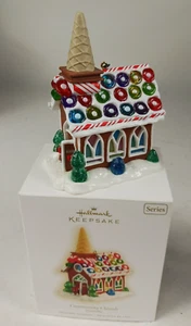 Hallmark 2009 recuerdo adorno de Navidad iglesia comunitaria pan de jengibre Noelville - Imagen 1 de 11