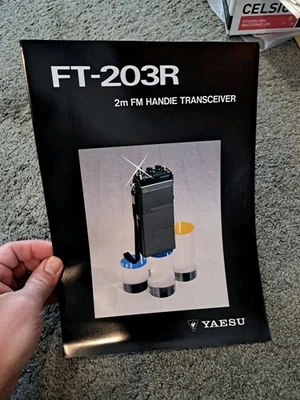 Folleto de ventas transceptor móvil vintage Yaesu FT-203R 2m FM - Imagen 1 de 4