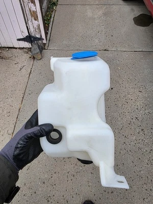 2000-05 Volkswagen Jetta Windshield Washer Reservoir Tank OEM - Image 1 of 4