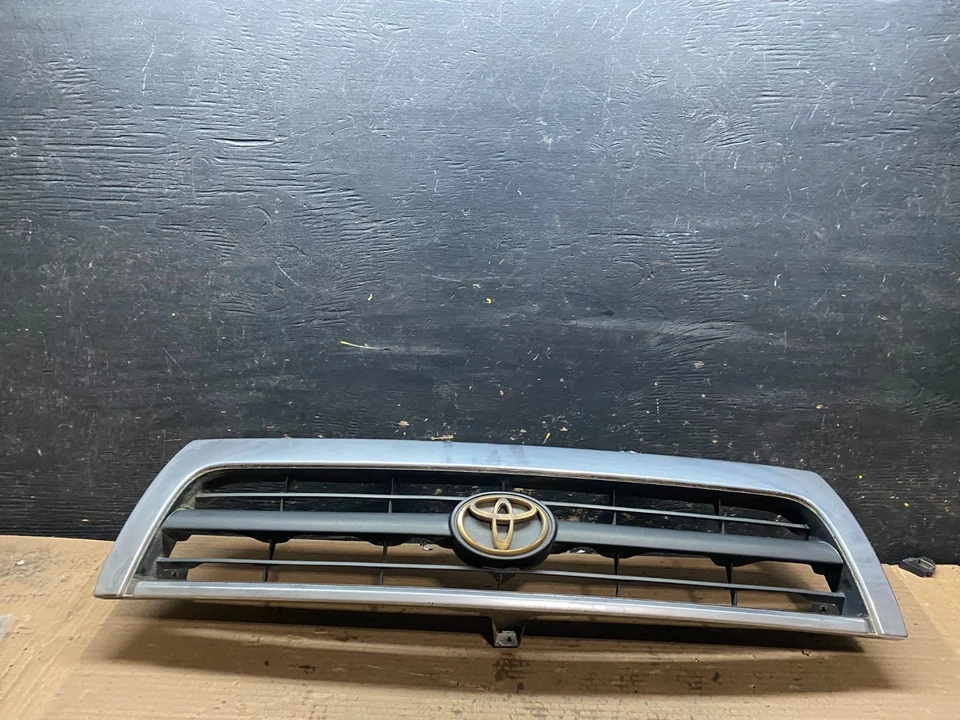 1996 1997 1998 Toyota 4Runner grade dianteira superior fabricante de equipamento original V2520 DG - Imagem 1 de 4