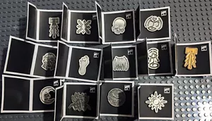 Koyo Warhammer Age of Sigmar Pin Badges Complete Full Set of 13 Series 1 Gold - Picture 1 of 1