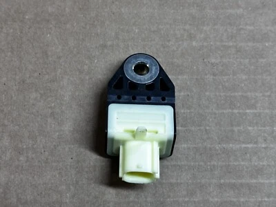 2014 TOYOTA PRIUS V CRASH IMPACT SENSOR 89831-30020 OEM 11 12 13 14 Foto 1 de 4
