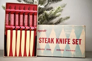 Set 8 coltelli da bistecca dentellati vintage Forgecraft manici in bachelite acciaio inox - Foto 1 di 13