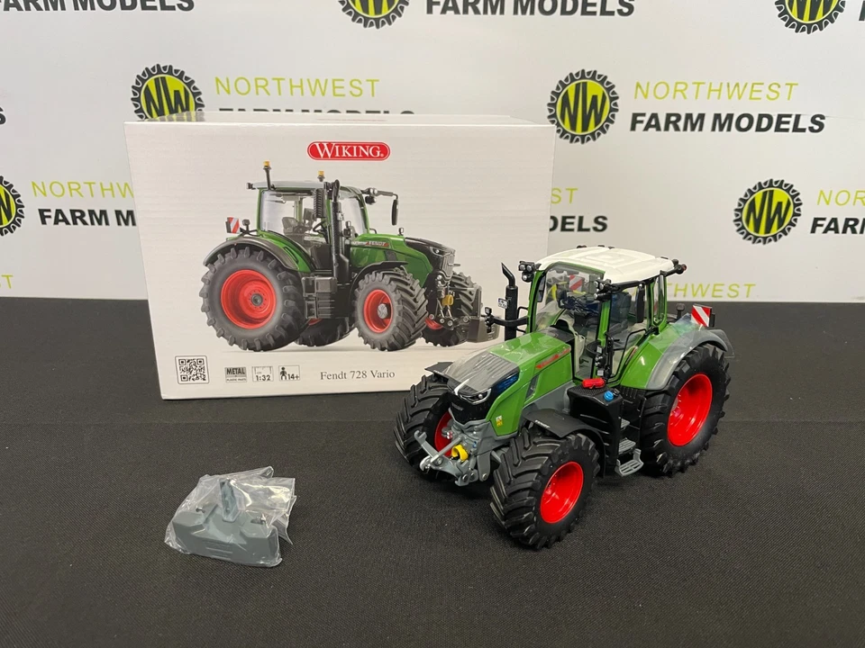 WIKING 1:32 SCALE FENDT 728 VARIO TRACTOR WITH FRONT WEIGHT - Image 1 of 4