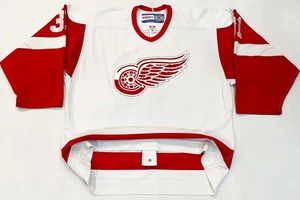 Camiseta deportiva de hockey CCM auténtica Detroit Red Wings Joseph #31 NHL talla 52 blanca Canadá - Imagen 1 de 12