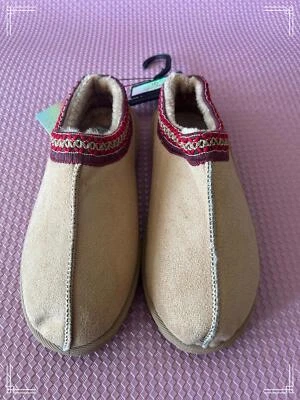 Zapatillas interiores de gamuza sintética Chosen Steps para mujer con detalle bordado - talla 6 Foto 1 de 4