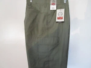 Wrangler Mens ATG 2 Way Stretch Flex Cargo Shorts Olive Green Size 42 X 10" - Picture 1 of 5