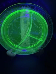 Vintage Depression Vaseline Green Glass Divided Dinner Grill 10 In Plate *AS IS* - Picture 1 of 7