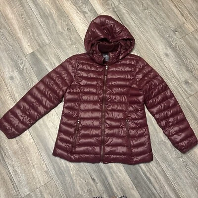 St. John's Bay, Chaqueta acolchada para mujer grande ligera, resistente al agua Foto 1 de 4