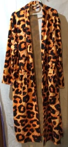 Unisex neu ohne Etikett lodernder Tiermotiv langer Morgenmantel Größe Einheitsgröße oder XL Taschen fehlender Gürtel - Bild 1 von 2