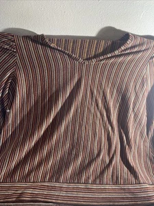 Woman’s Pull Over Burgundy Rainbow EST 1996 - Picture 1 of 3