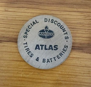 VINTAGE AMOCO ATLAS REIFEN UND BATTERIEN SONDERRABATT HOLZ NICKEL 1,5 ZOLL - Bild 1 von 2
