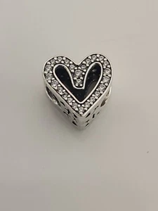 AUTHENTIC PANDORA SPARKLING FREEHAND HEART CHARM #798692C01 - Picture 1 of 4