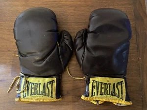 Vintage Everlast #2922 Boxing Gloves Dark Maroon Lace Up Pair 2 - Picture 1 of 5