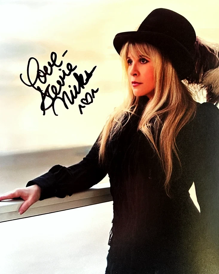 STEVIE NICKS - SIGNATURE - 8"X10" PHOTOGRAPH - Image 1 of 1