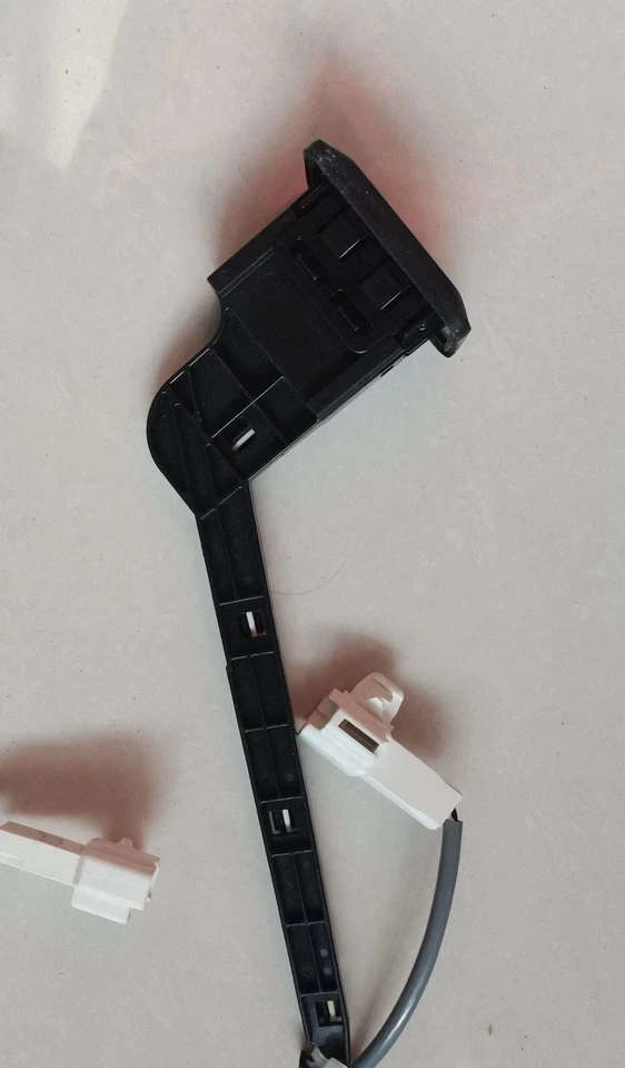  Interruptor de puerta trasera automático Toyota OEM 84966-42020 para RAV4 Foto 1 de 4