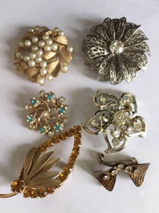 Vintage 1950's Set 6 Pins Brooches Leaf Bow Pearls Unmarked - Picture 1 of 1