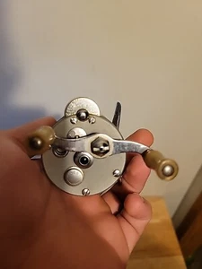 VINTAGE PFLUEGER NOBBY NO. 1963 BAITCASTING FISHING REEL LEVEL WIND USA - Picture 1 of 9