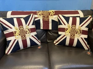 Royal Crest Vintage Union Jack Pair Of Cushions (Vintage White 18x18 Inch) - Picture 1 of 9
