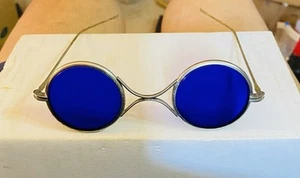 ANTIQUE VINTAGE Opticians Wire Rim GREEN BLUE GLASS RECTANGLE 1800s Sunglasses - Picture 1 of 4