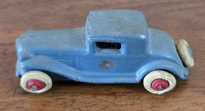 Vintage 1935 slush Barclay BV148 Sport Car Removable Spare Tire 2 7/8" Blue  - Image 1 of 4