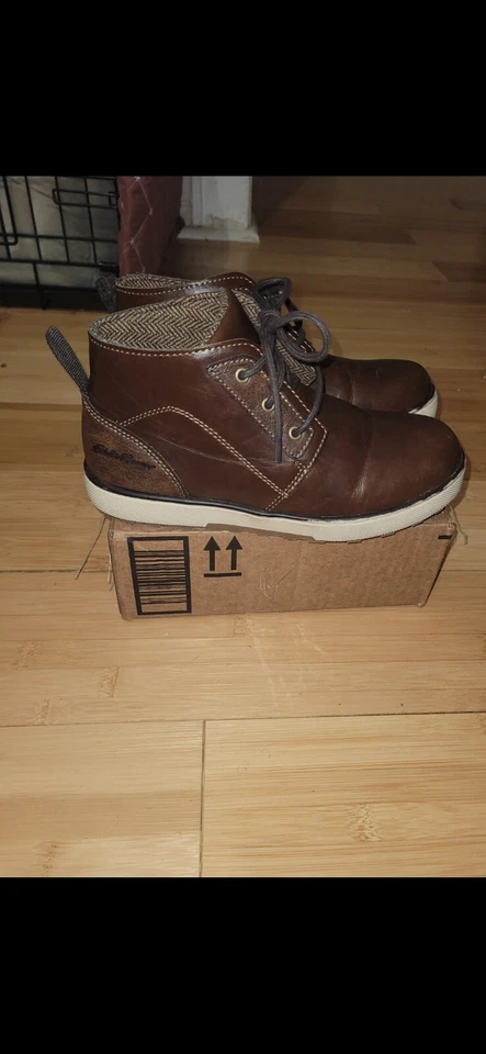 Zapatos Eddie Bauer Chucka para niños talla 4 (niños) Foto 1 de 4