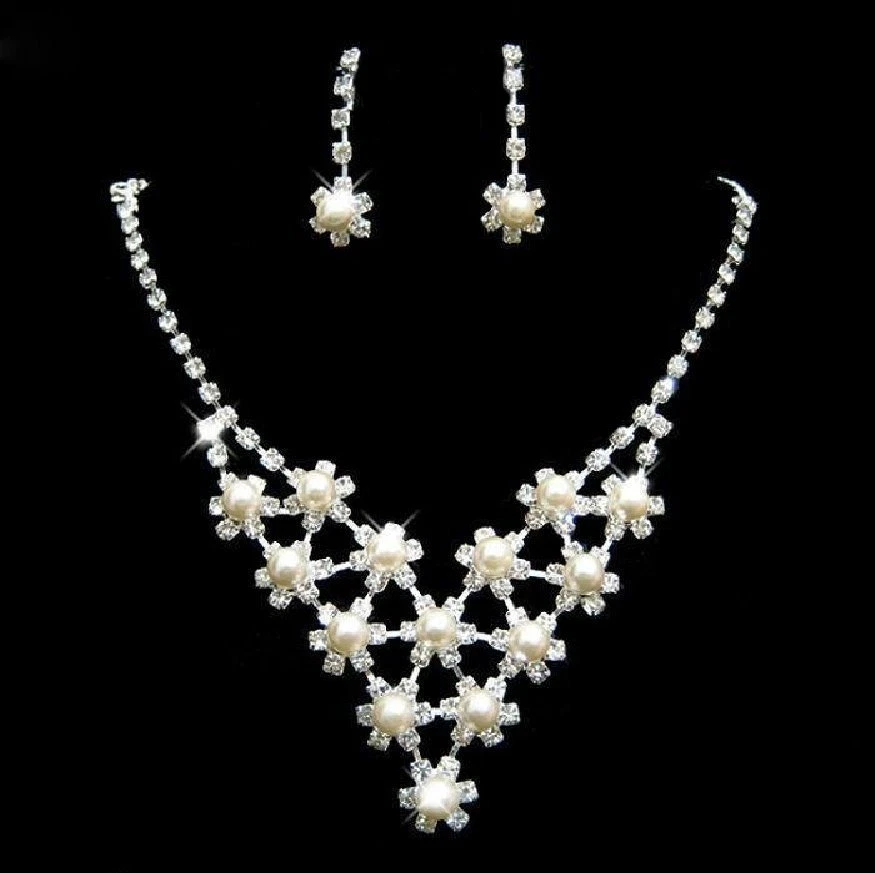 Matrimonio Set Sposa Collier Orecchini Perle Strass Accessori da Color-Argento - Immagine 1 di 1