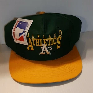 CAPPELLO SNAPBACK FLAT BILL OAKLAND ATHLETICS A'S ANNI '90 (NON PERFETTO GUARDA FOTO) - Foto 1 di 10