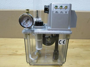 Bomba de lubricación Chen Ying tanque 2L 1P 110V CESC-05A63 - Imagen 1 de 3