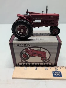 Ertl Replica Club - International Harvester Farmall 300 - MIB only 7500 made - Picture 1 of 6