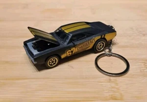 1/66 DIECAST MODEL CAR KEYCHAIN KEYRING DODGE CHARGER R/T - Picture 1 of 5