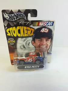 1/64 NASCAR Kyle Petty 2003 Hot Wheels Race Day Brawny Paper Towels dodge - Picture 1 of 9