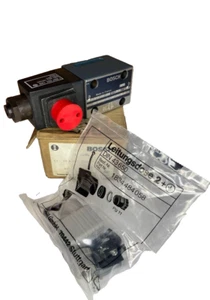 BOSCH 081WV06P1V114WS220/50B0 Wegeventil 0 810 091 082 Pmax 315 bar - Picture 1 of 8